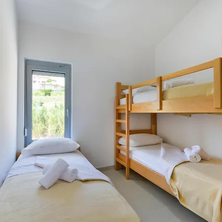 Apartman In Pag With House Sea View *