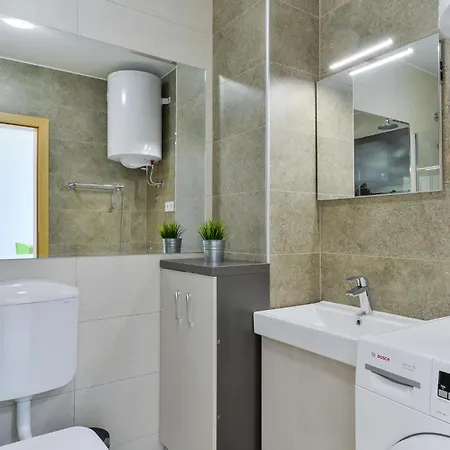 Apartman 2 Bedroom Beautiful In Pag Pag Town