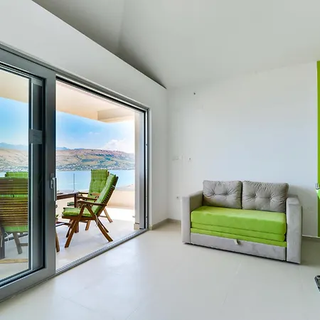 Apartment 2 Bedroom Beautiful In Pag *