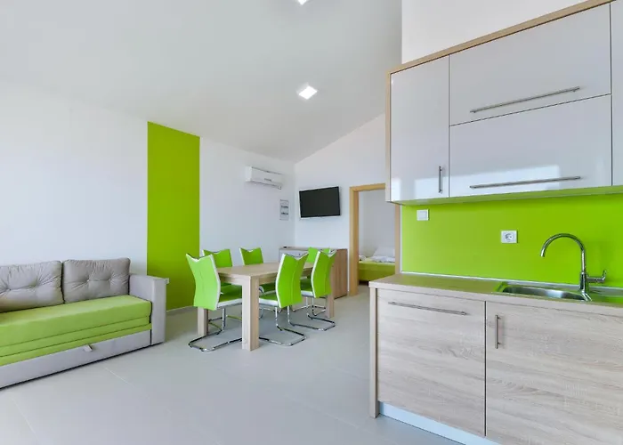 2 Bedroom Beautiful In Pag Pag Town