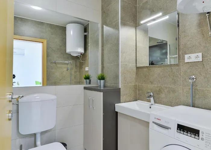 Apartment 2 Bedroom Beautiful In Pag Pag Town