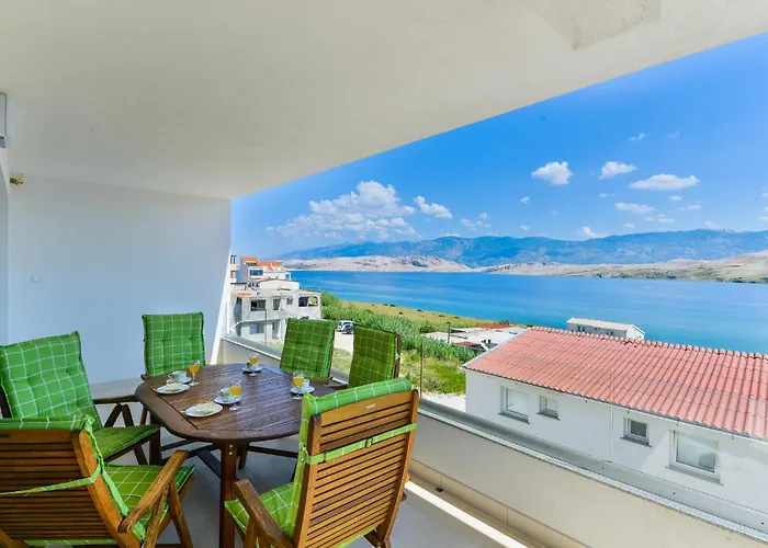 Apartment 2 Bedroom Beautiful In Pag Pag Town