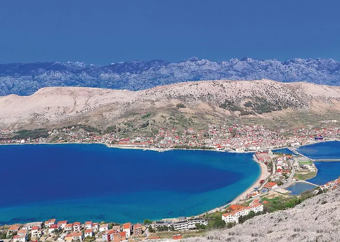 Apartment 2 Bedroom Beautiful In Pag